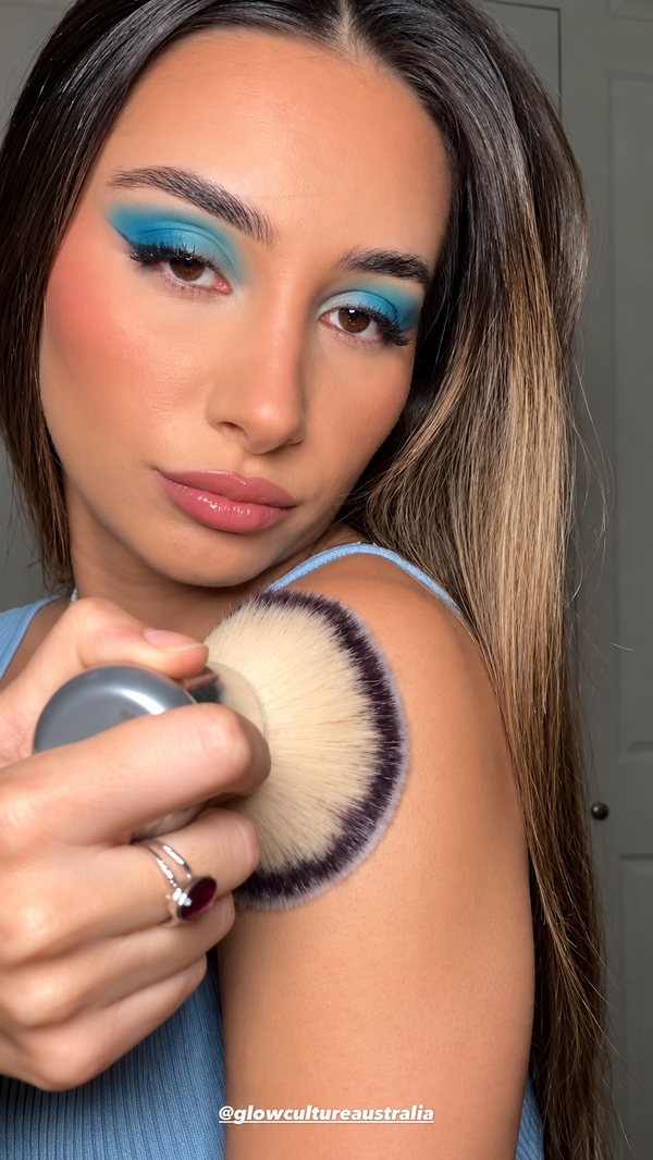 Makeup Artist using The Glow Brush